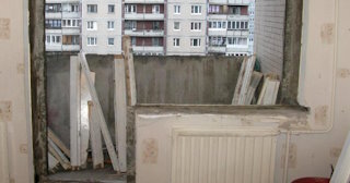 Демонтаж подоконного блока в Рубцовске – услуги по доступным ценам от 1562 рублей