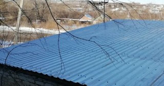 Демонтаж поликарбоната с крыши в Рубцовске - услуги по доступной цене от 625 рублей