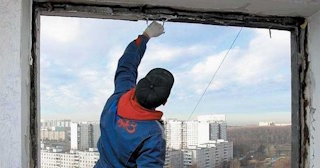 Демонтаж остекления балкона в Рубцовске - цена от 573 руб. - Сварной-Рбц